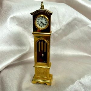 VINTAGE XANADU BRASS FINISH GRANDFATHER CLOCK DOLLHOUSE 5 1/4" BATTERY OP
